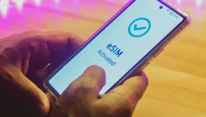 How eSIM Can Benefit Startup Expansion Internationally - Startupeditor | Startup Editor Smartphone showing eSIM activation for a startup expanding abroad