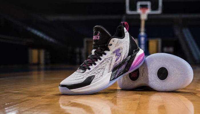 How Long Should the 361 Degrees BIG3 4 | Startup Editor White and pink 361 Degrees BIG3 4.0 Quick basketball shoes displayed on hardwood court