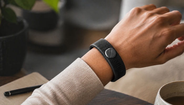 Screenless Wearables Are Becoming Important Again - Startupeditor | Startup Editor Wearable Upgrade FeedWorldTech screenless wearable fitness band worn on a wrist.