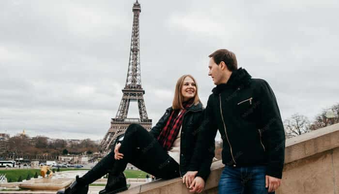 Most Romantic French Terms of Endearment - Startup Editor | Startup Editor French Terms of Endearment guide showing a couple in Paris learning romantic French nicknames and affectionate expressions used for partners, friends, and loved ones.