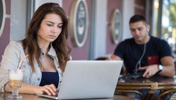 What Should Readers Check Before Trusting a WallPostMedia.com Article? - Startup Editor | Startup Editor What Is WallPostMedia.com? Reader accessing digital articles and exploring an online publishing platform with informative content across multiple categories.